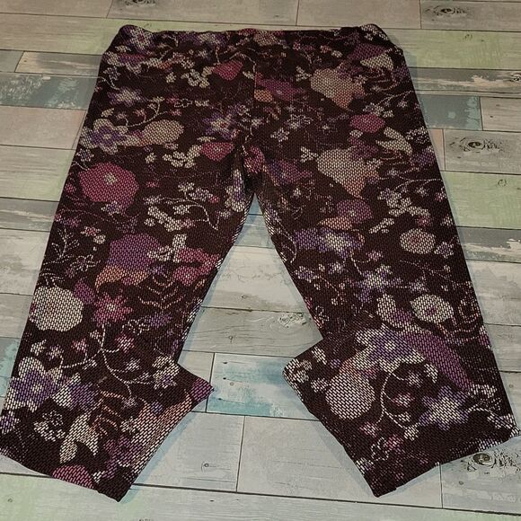 Lularoe Tall & Curvy 2 Leggings - Picture 1 of 4